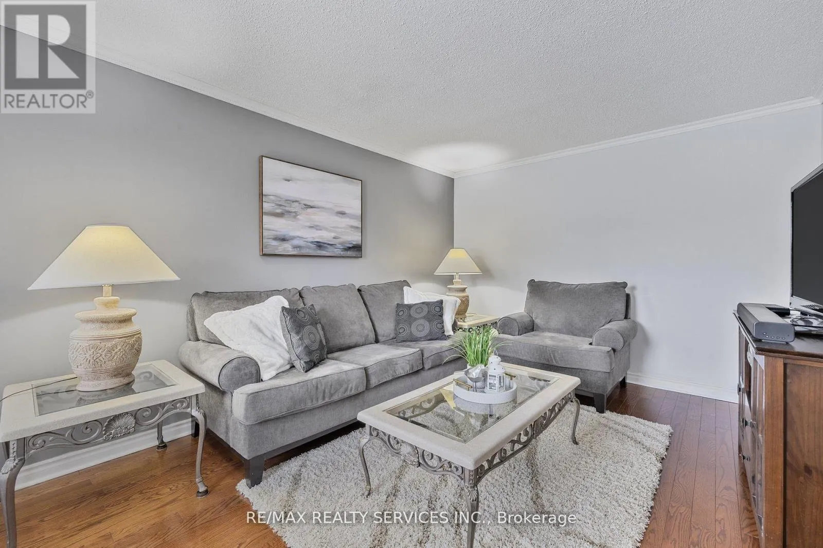 24 ROYAL VALLEY DRIVE