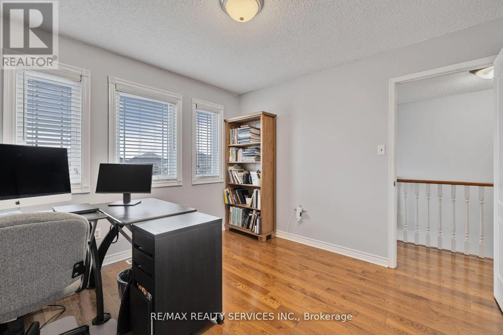 24 ROYAL VALLEY DRIVE