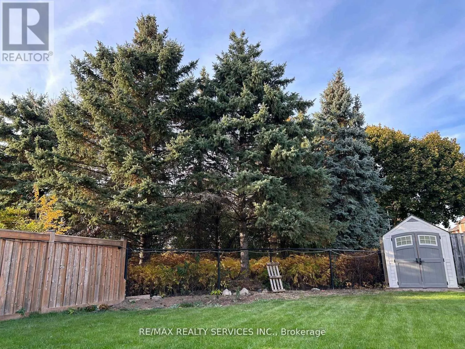 24 ROYAL VALLEY DRIVE