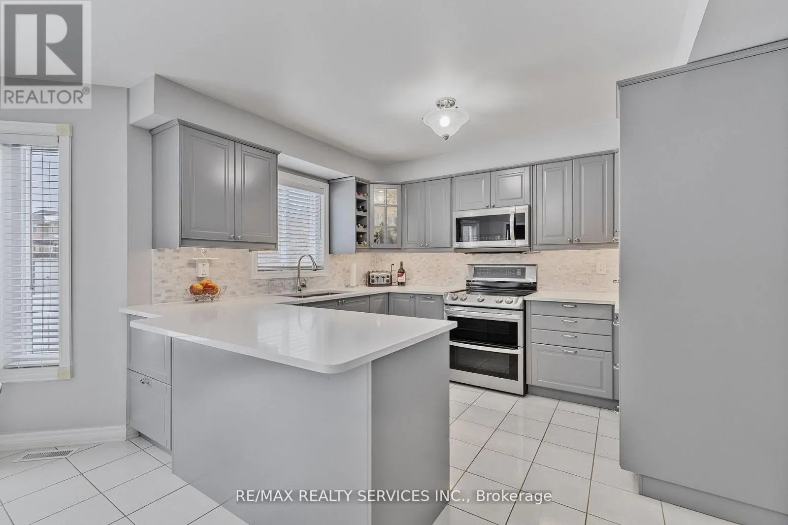 24 ROYAL VALLEY DRIVE