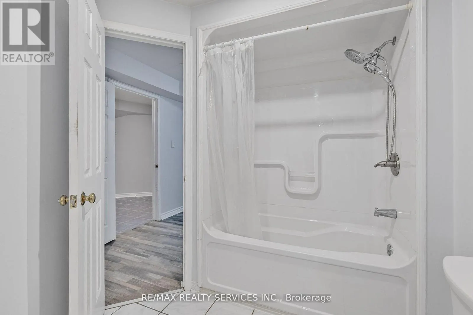 24 ROYAL VALLEY DRIVE