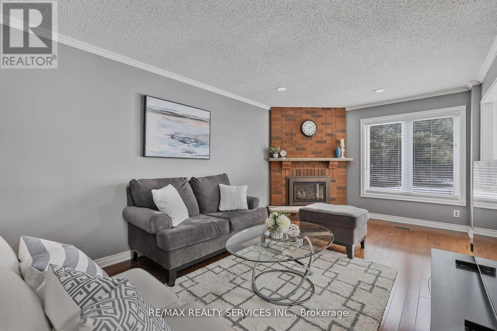 24 ROYAL VALLEY DRIVE