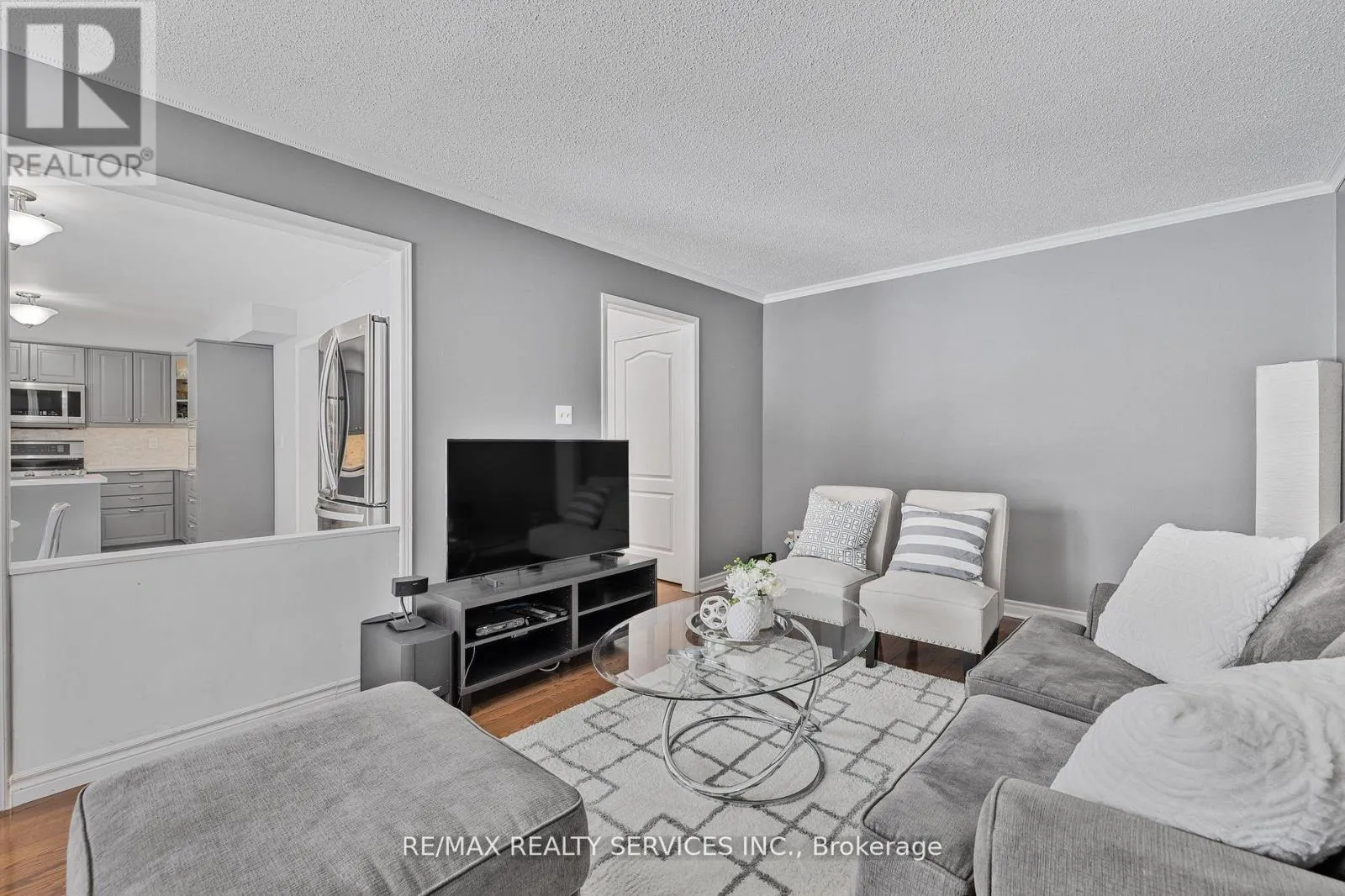 24 ROYAL VALLEY DRIVE