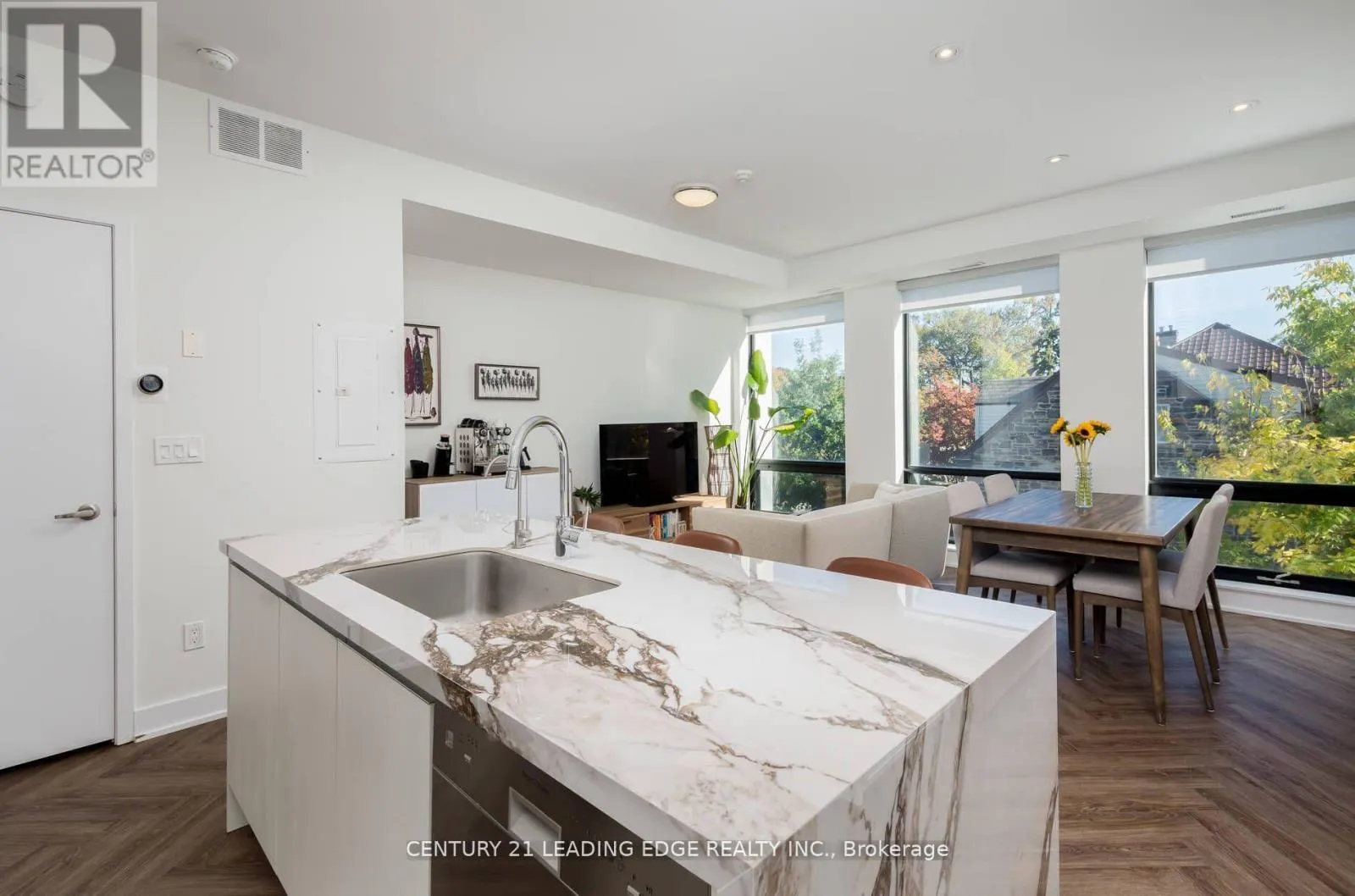 204 - 441 JANE STREET