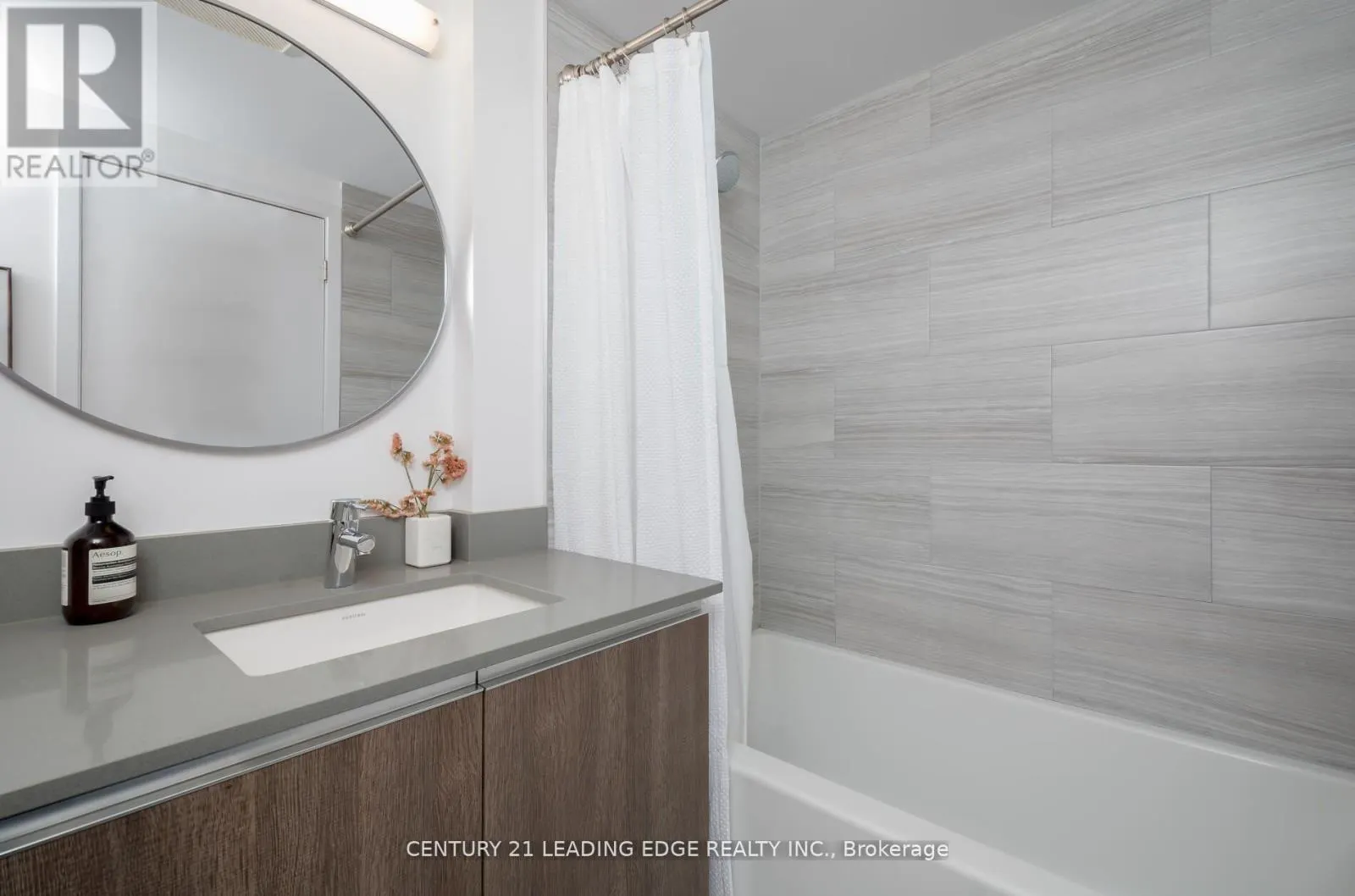 204 - 441 JANE STREET