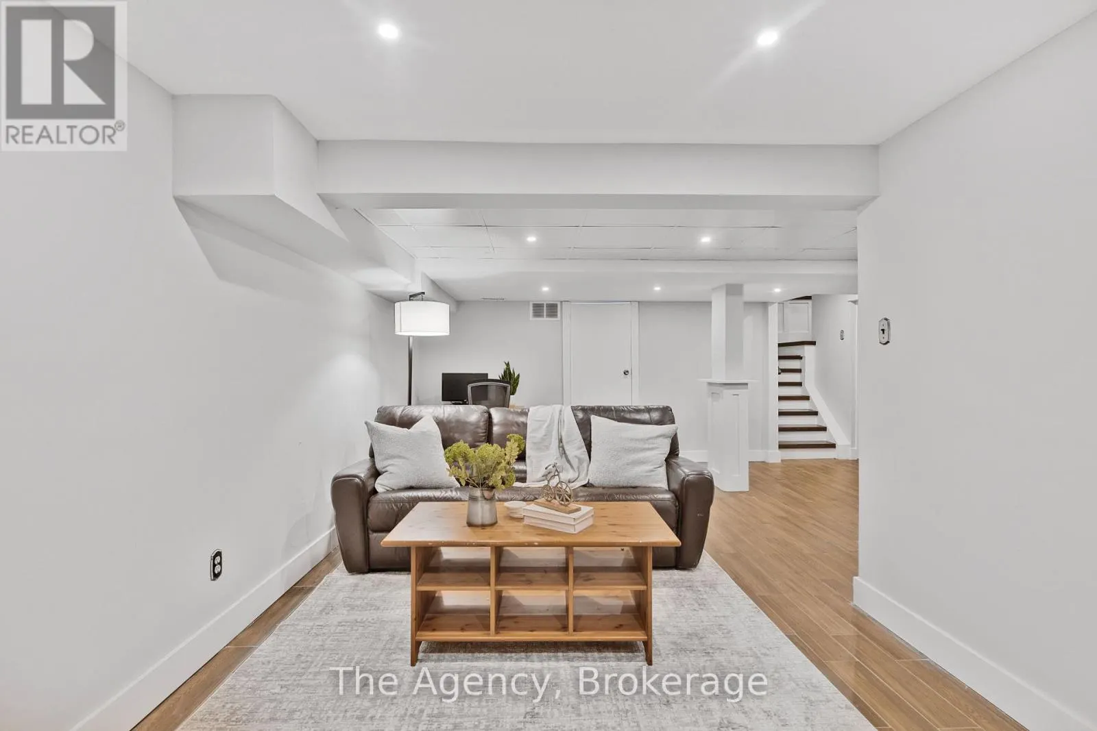 1122 GLENRIDGE DRIVE