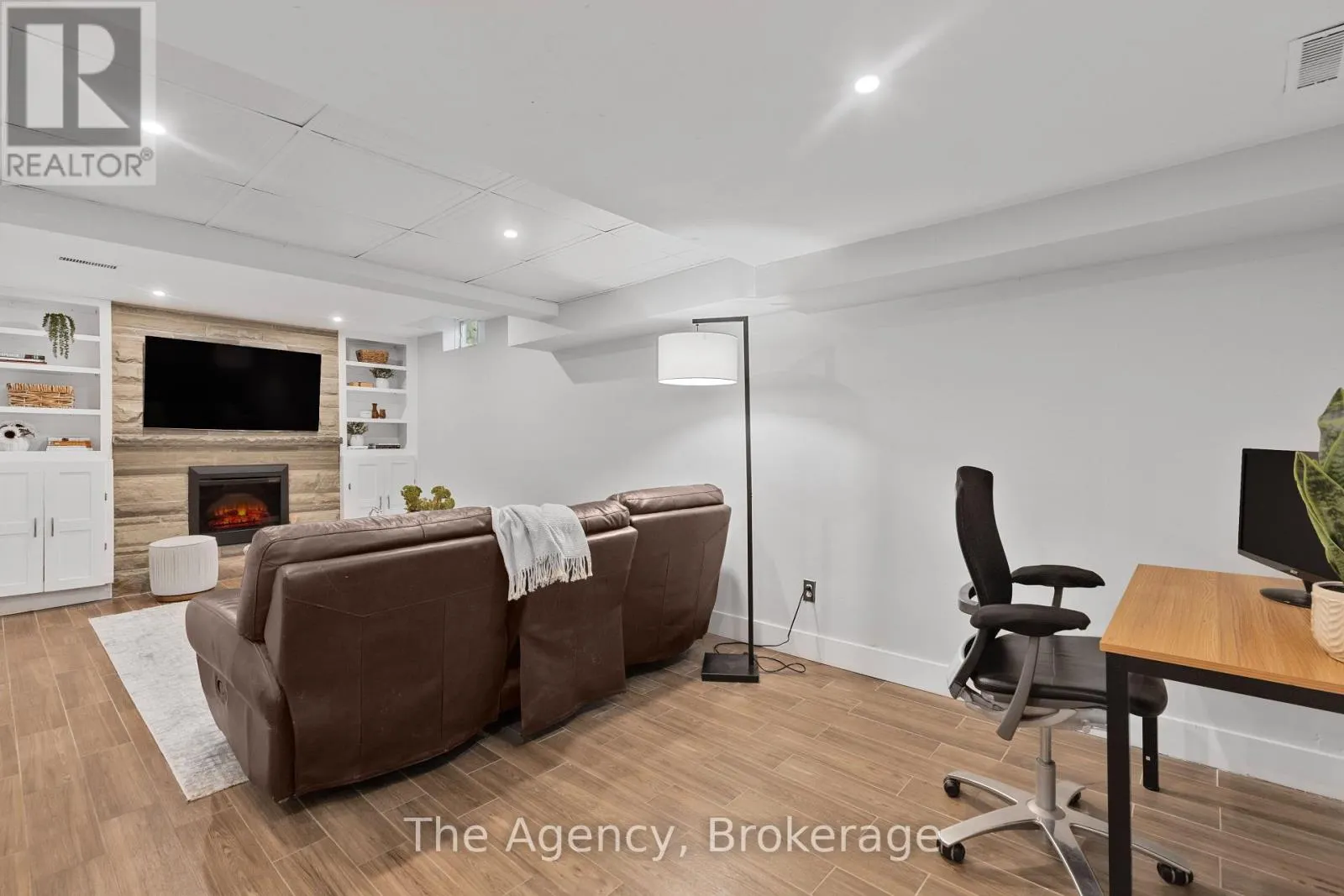 1122 GLENRIDGE DRIVE