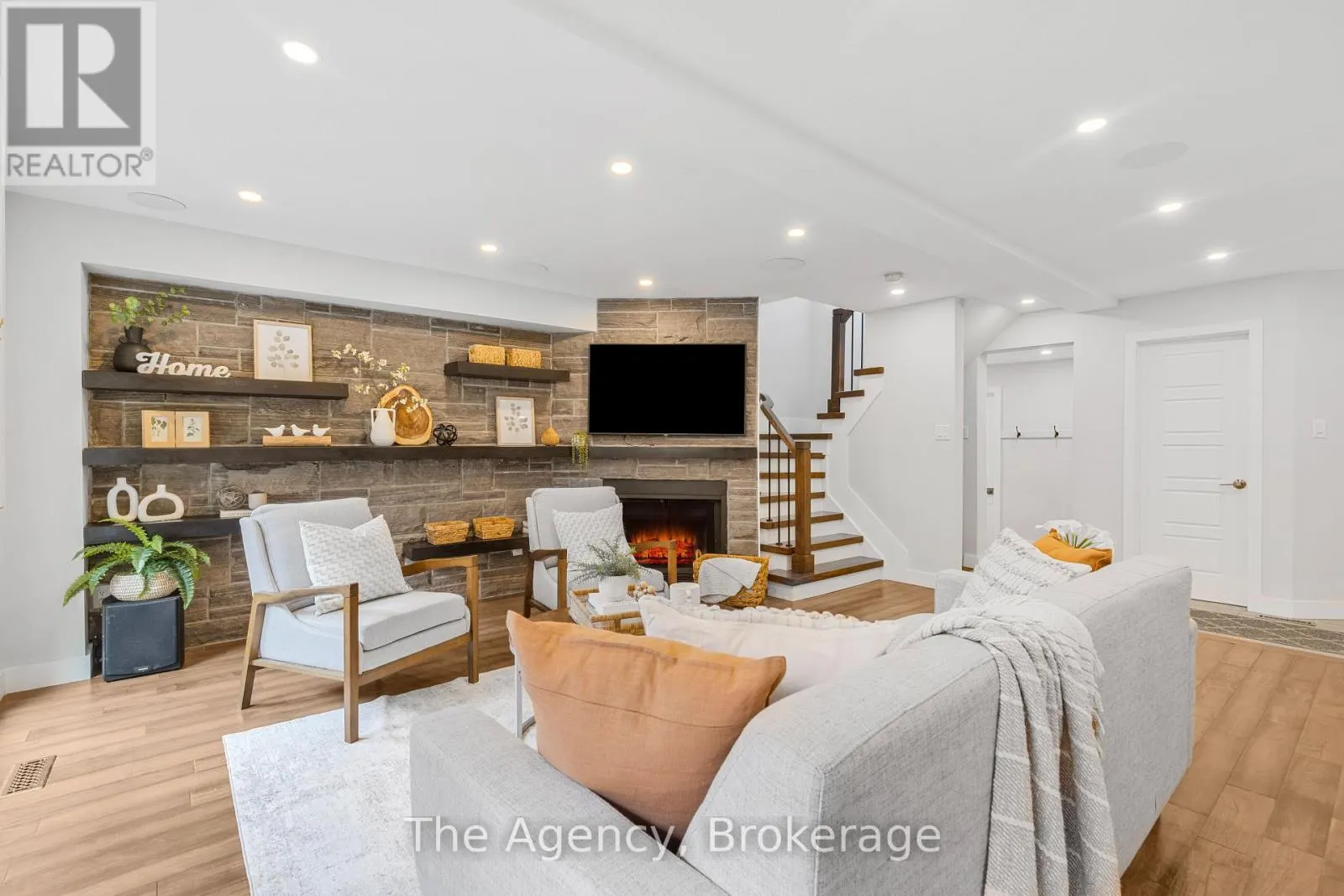 1122 GLENRIDGE DRIVE