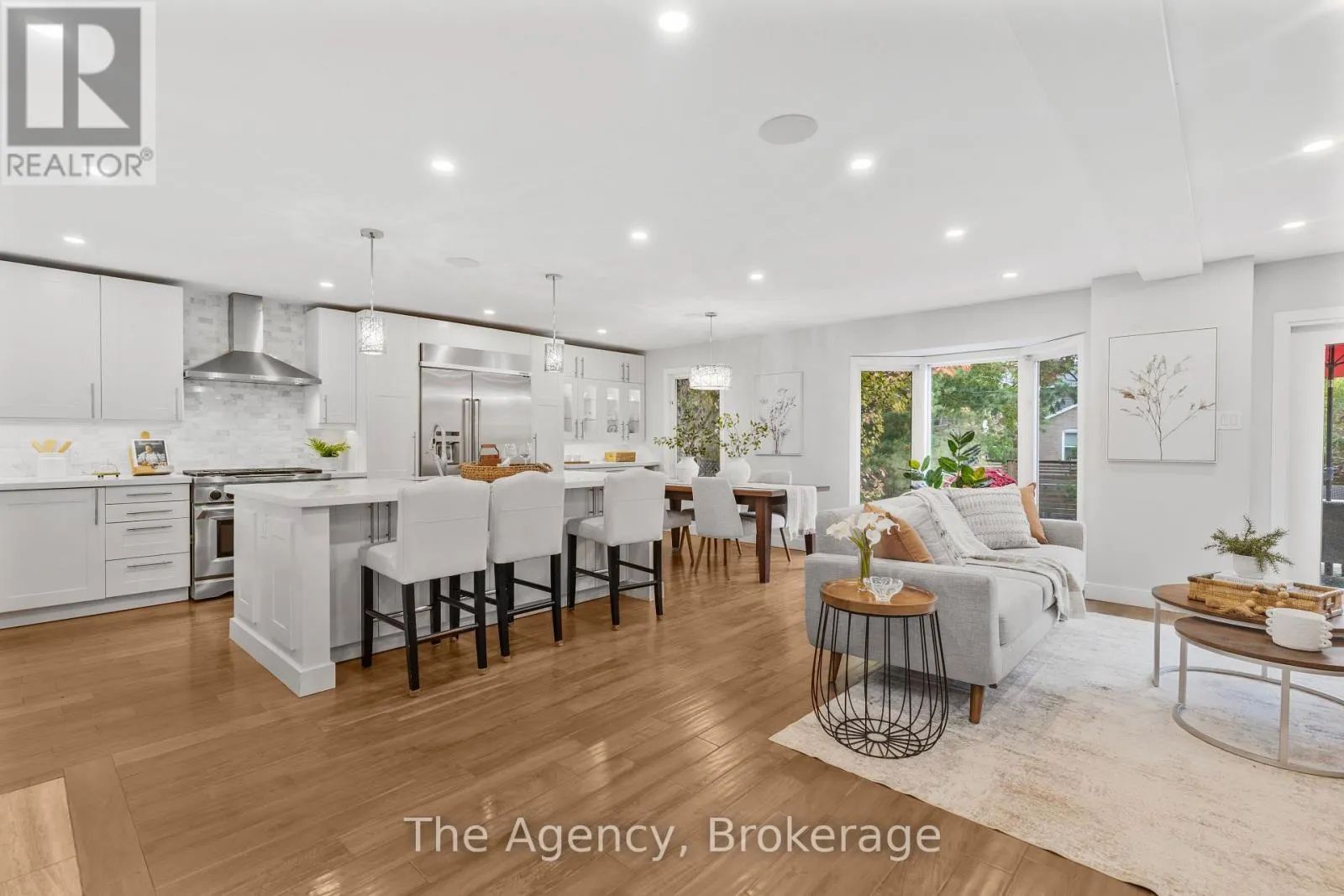 1122 GLENRIDGE DRIVE