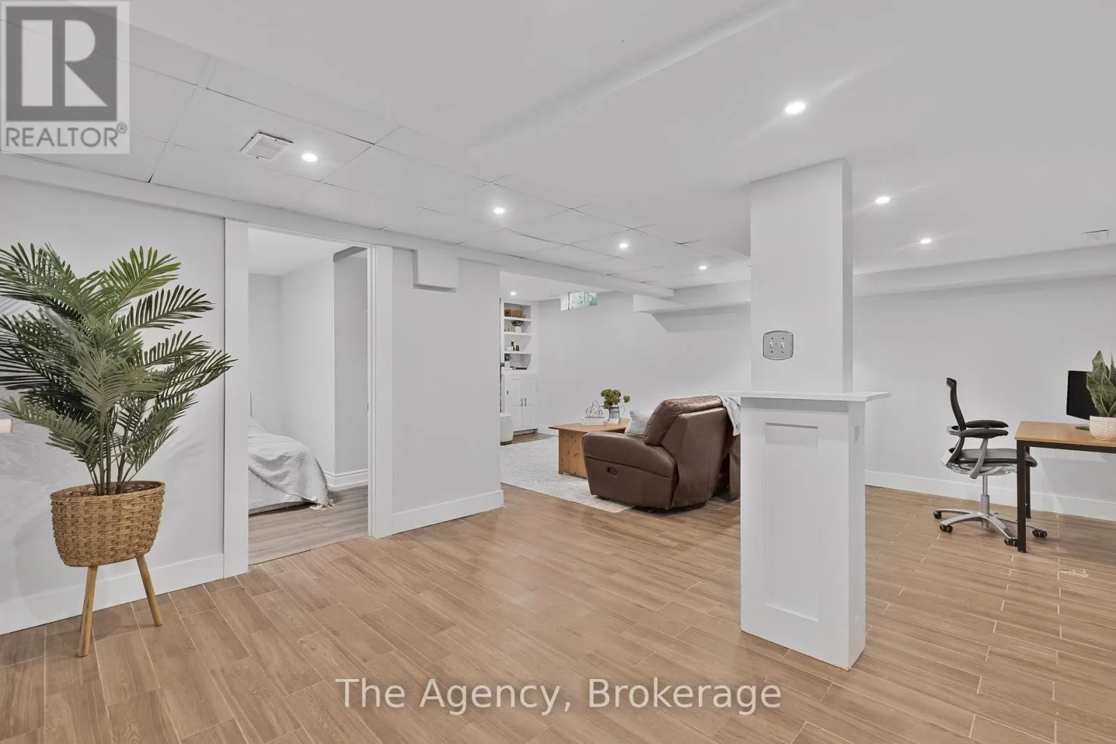 1122 GLENRIDGE DRIVE