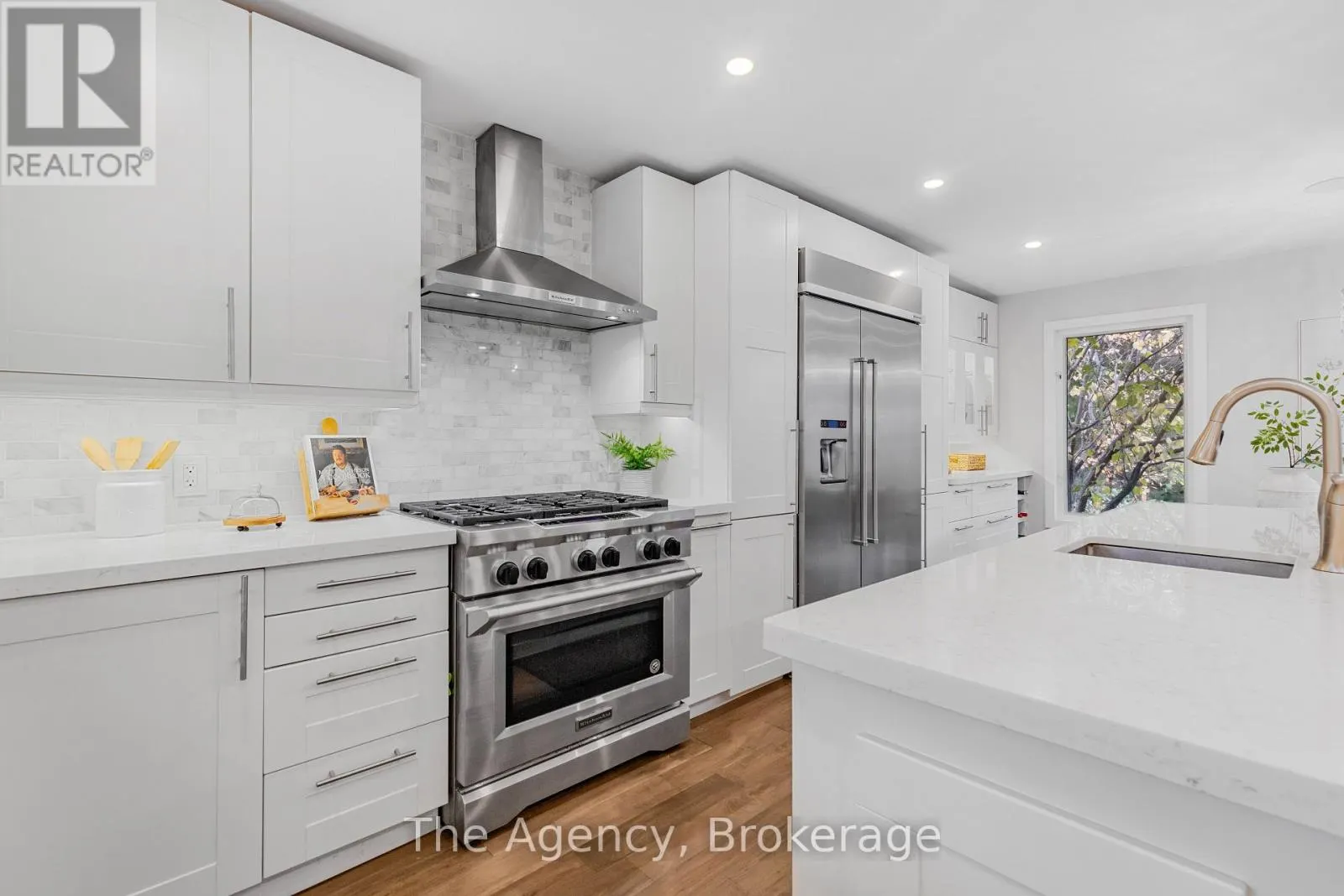 1122 GLENRIDGE DRIVE