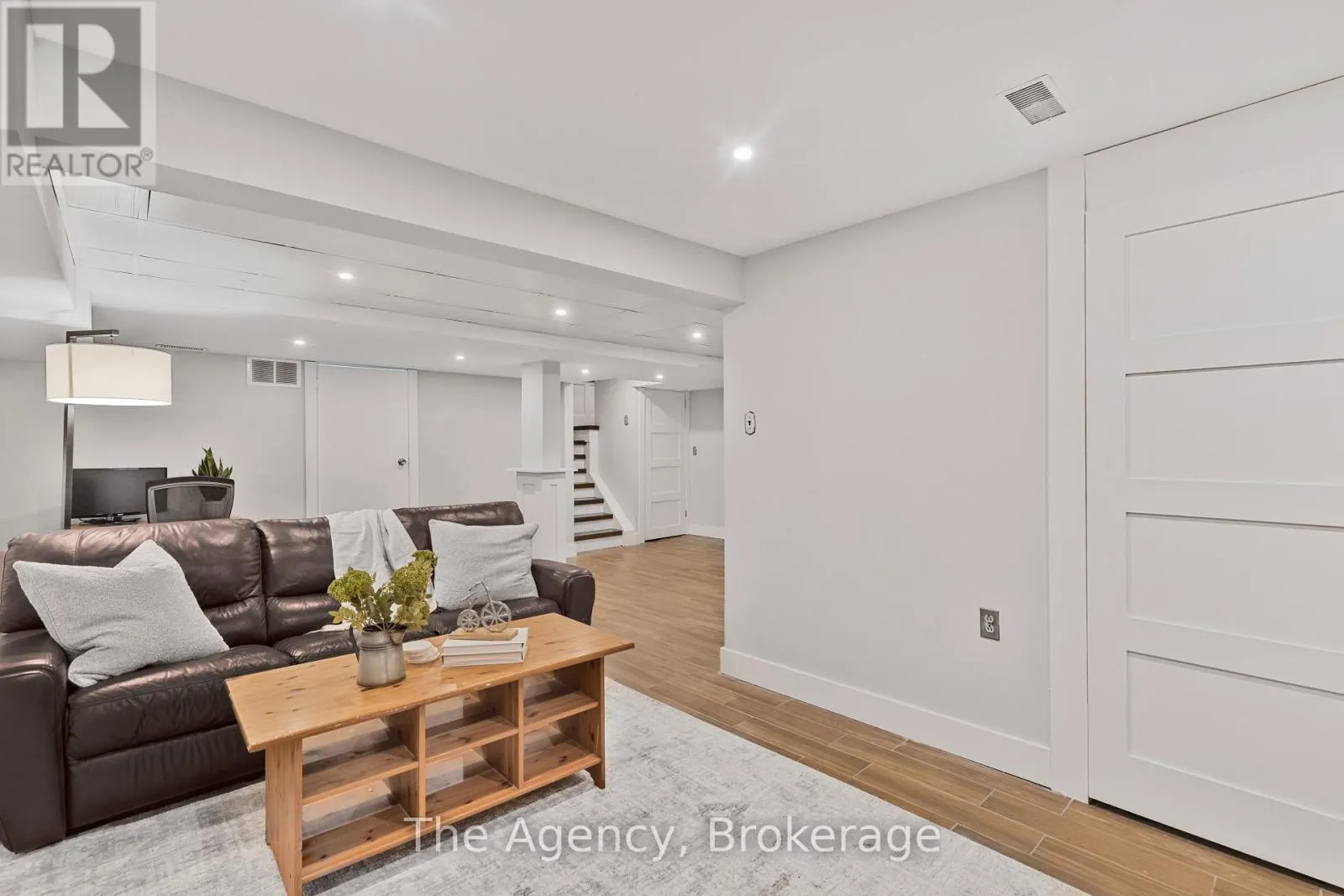 1122 GLENRIDGE DRIVE