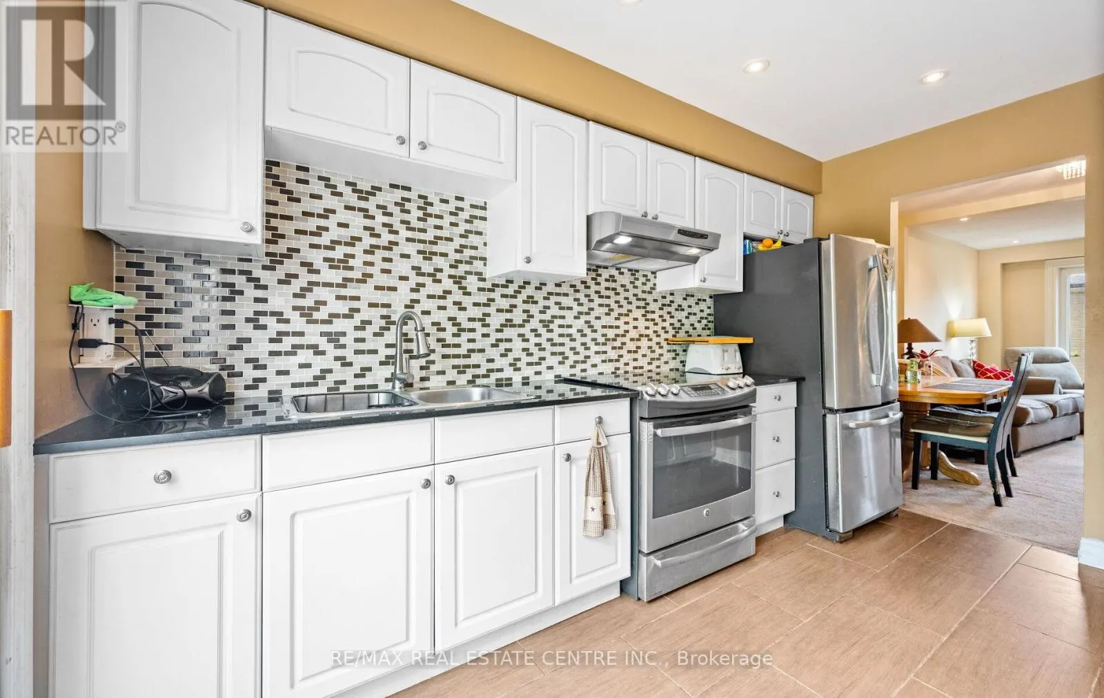 35 - 750 BURNHAMTHORPE ROAD E