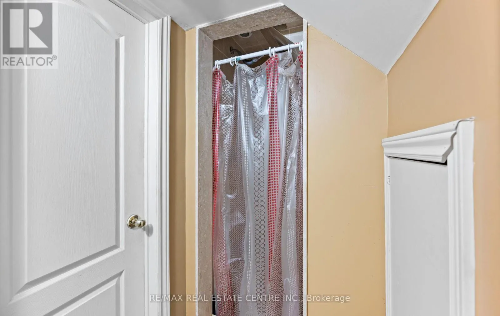 35 - 750 BURNHAMTHORPE ROAD E