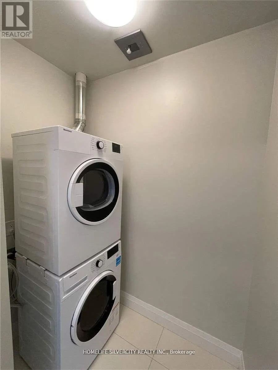 2404 - 15 LYNCH STREET