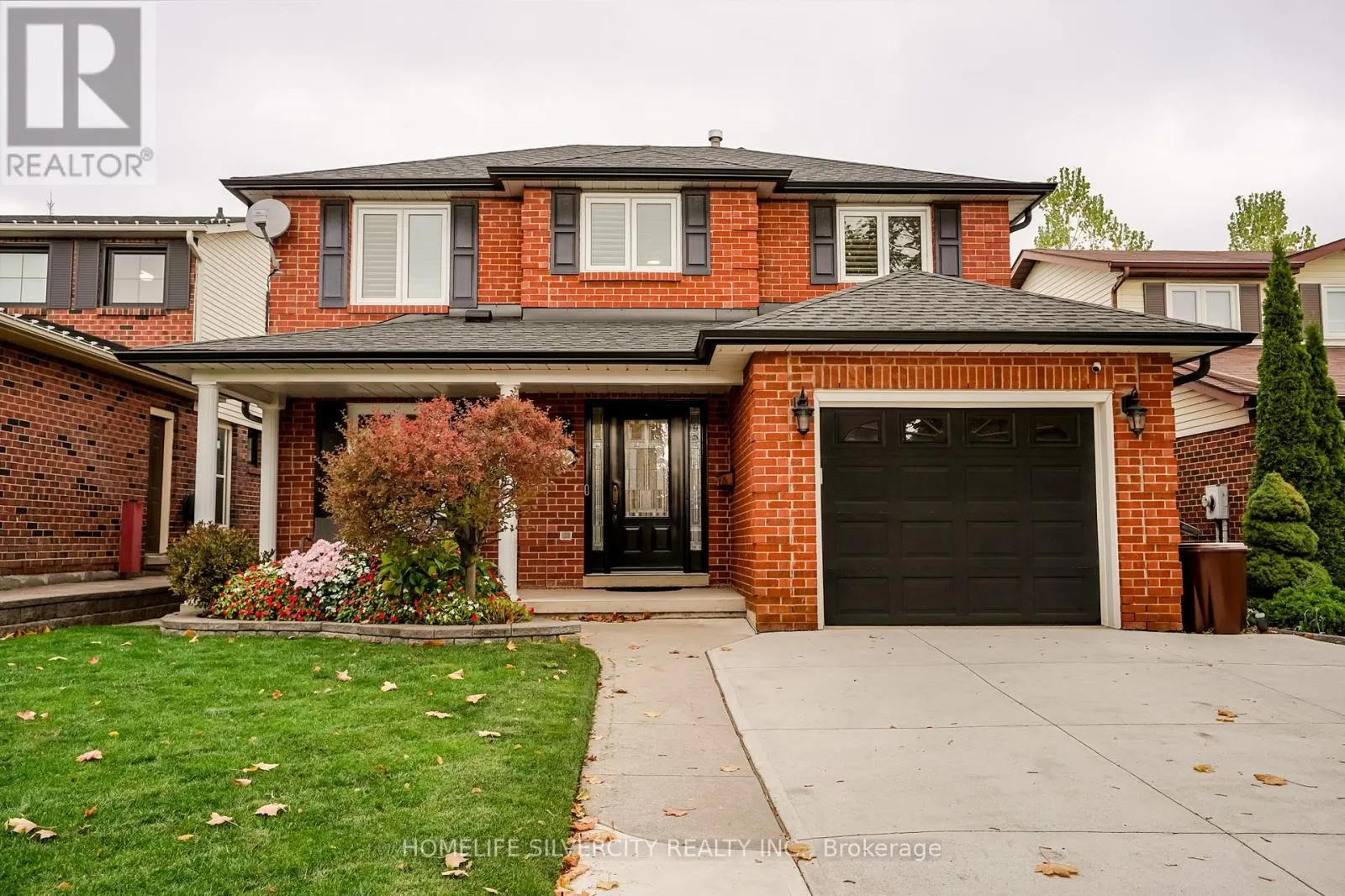 3216 TWIN OAKS CRESCENT