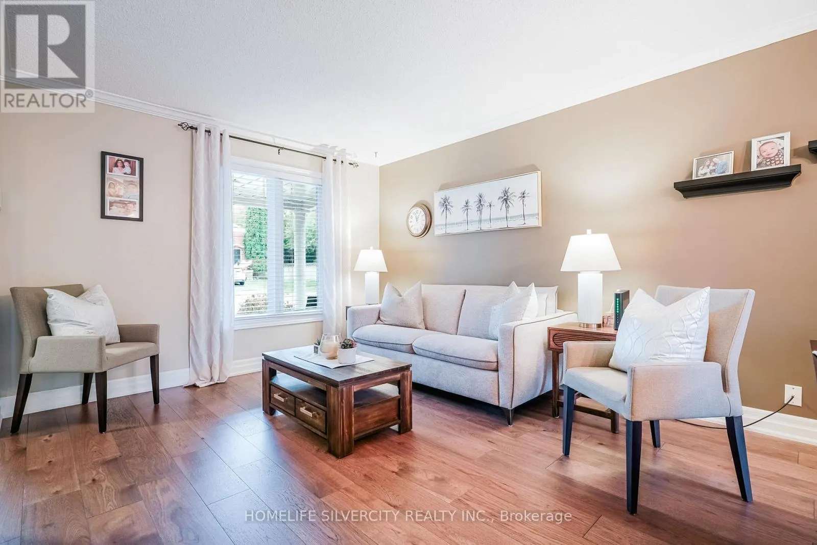 3216 TWIN OAKS CRESCENT