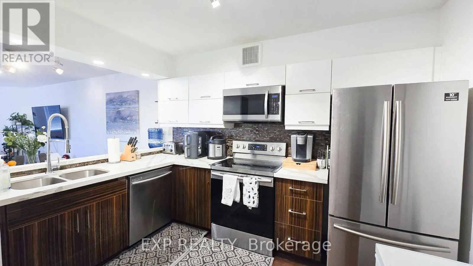 PH 10 - 234 ALBION ROAD