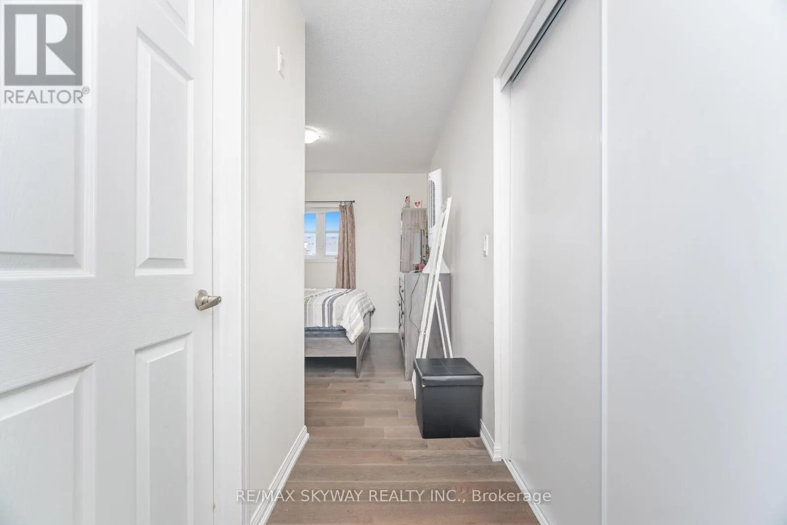 303 - 60 BAYCLIFFE CRESCENT