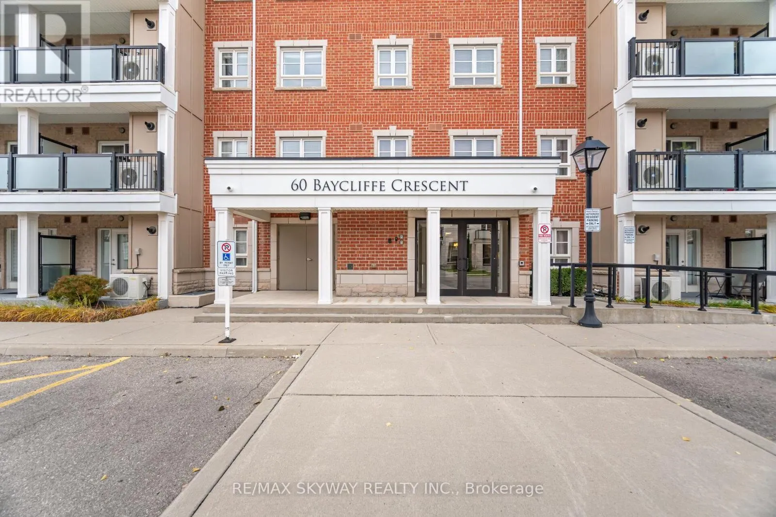 303 - 60 BAYCLIFFE CRESCENT