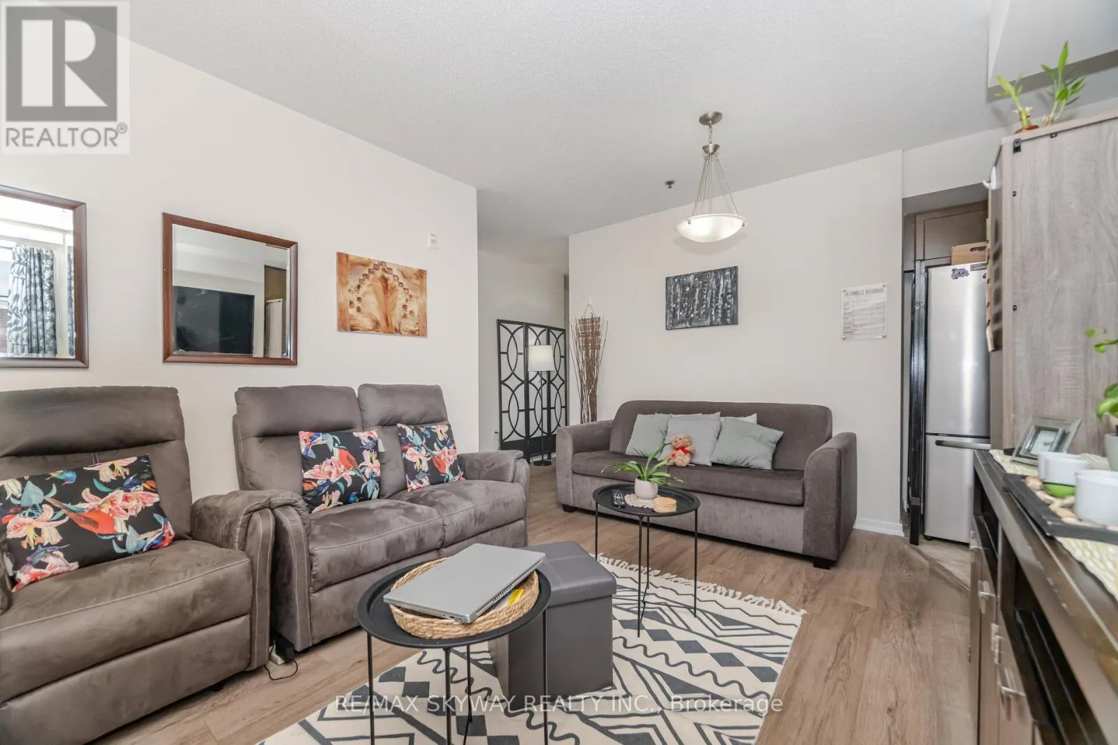 303 - 60 BAYCLIFFE CRESCENT