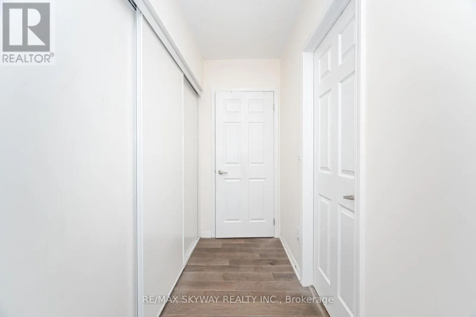 303 - 60 BAYCLIFFE CRESCENT