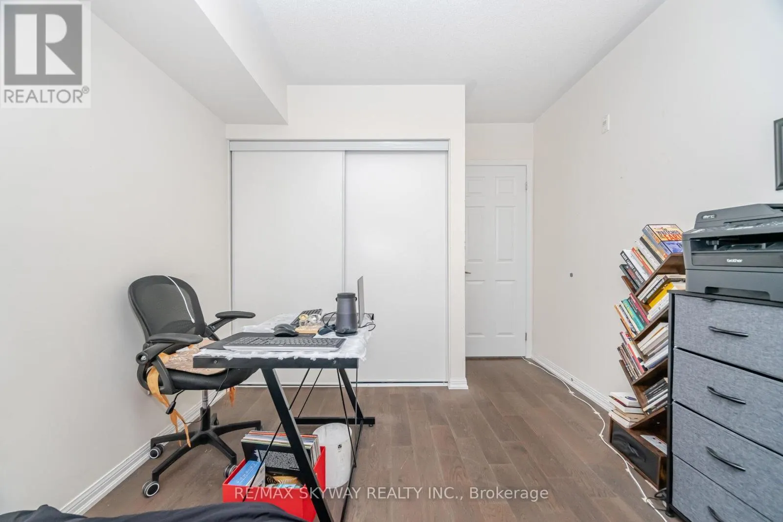 303 - 60 BAYCLIFFE CRESCENT