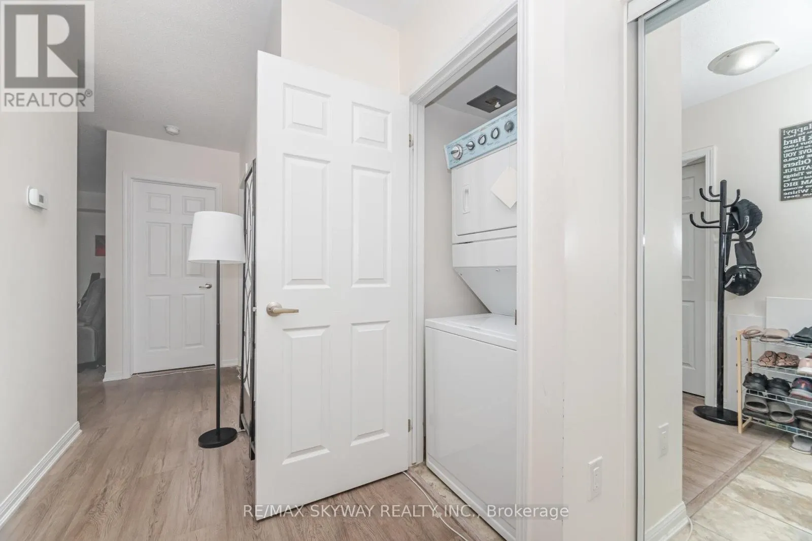 303 - 60 BAYCLIFFE CRESCENT