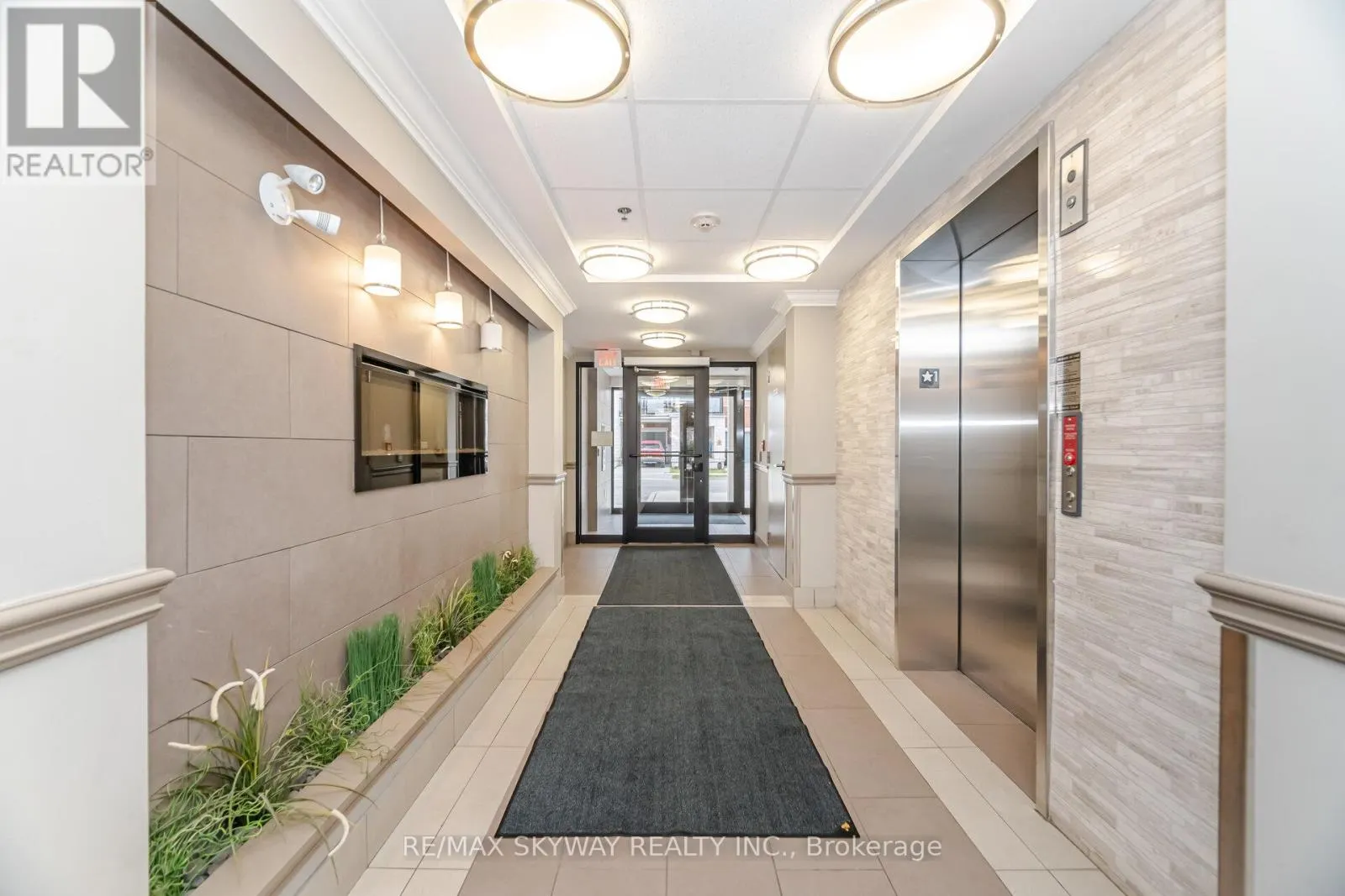 303 - 60 BAYCLIFFE CRESCENT