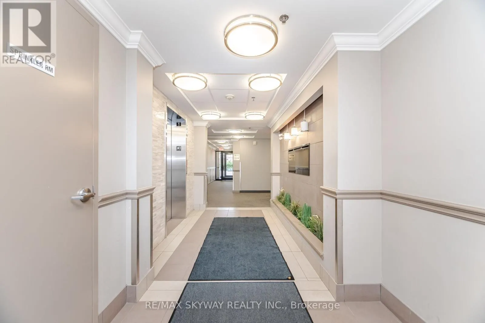 303 - 60 BAYCLIFFE CRESCENT