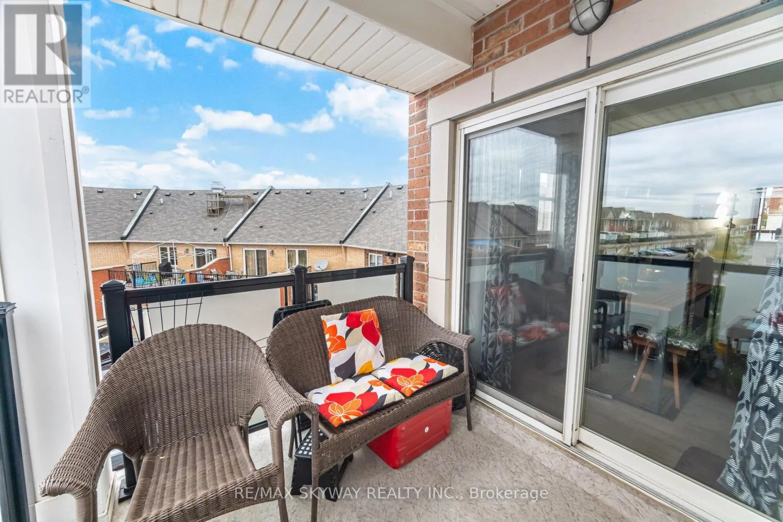 303 - 60 BAYCLIFFE CRESCENT