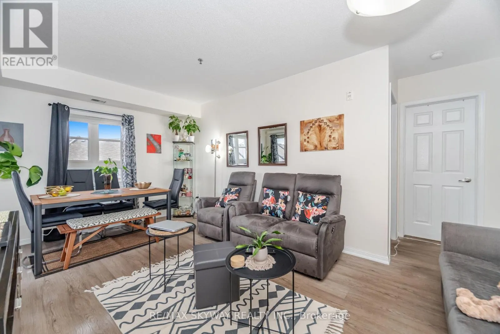 303 - 60 BAYCLIFFE CRESCENT