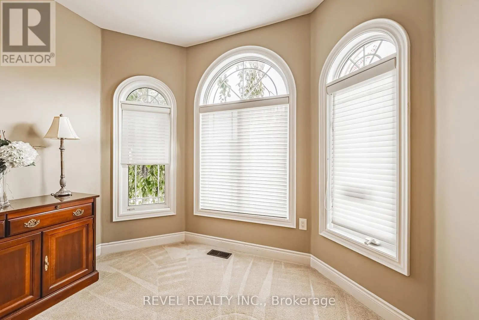 664 SERAFINI CRESCENT