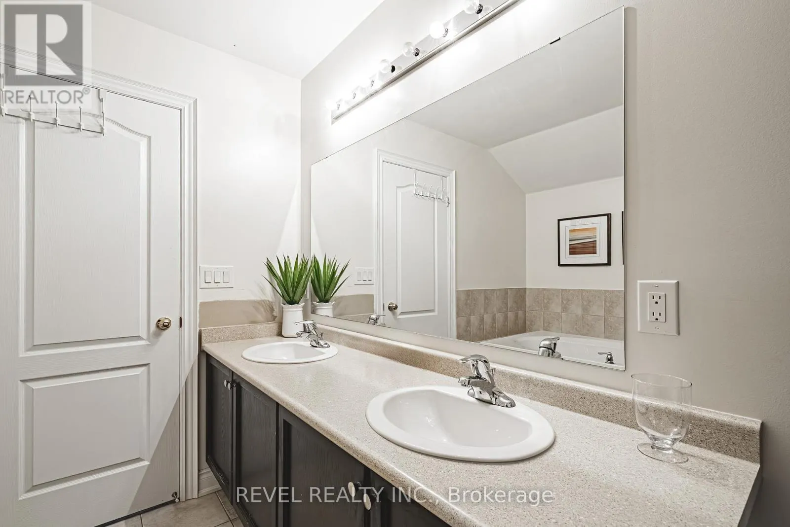 664 SERAFINI CRESCENT