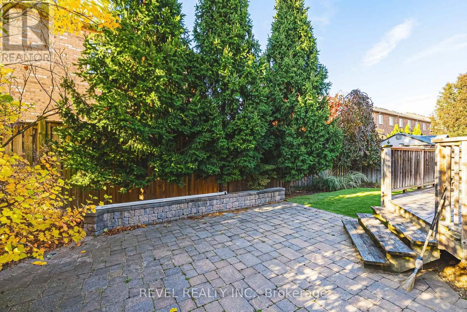 664 SERAFINI CRESCENT