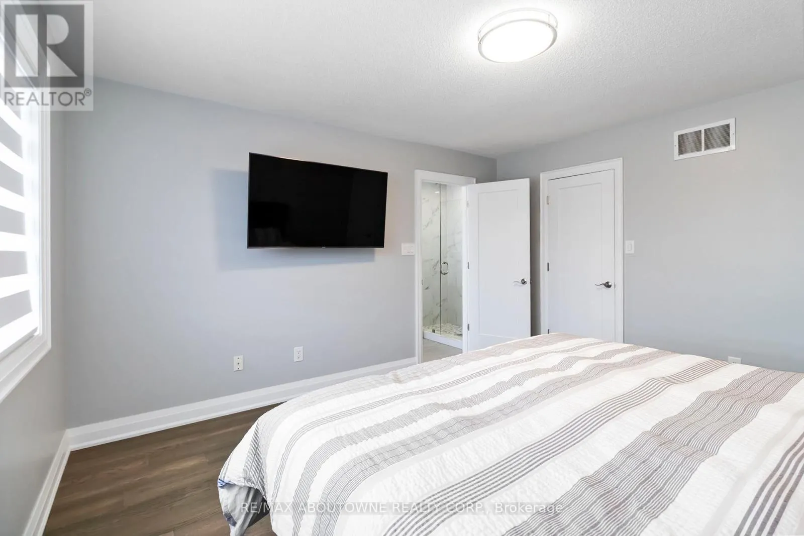 2286 DUNFOREST CRESCENT