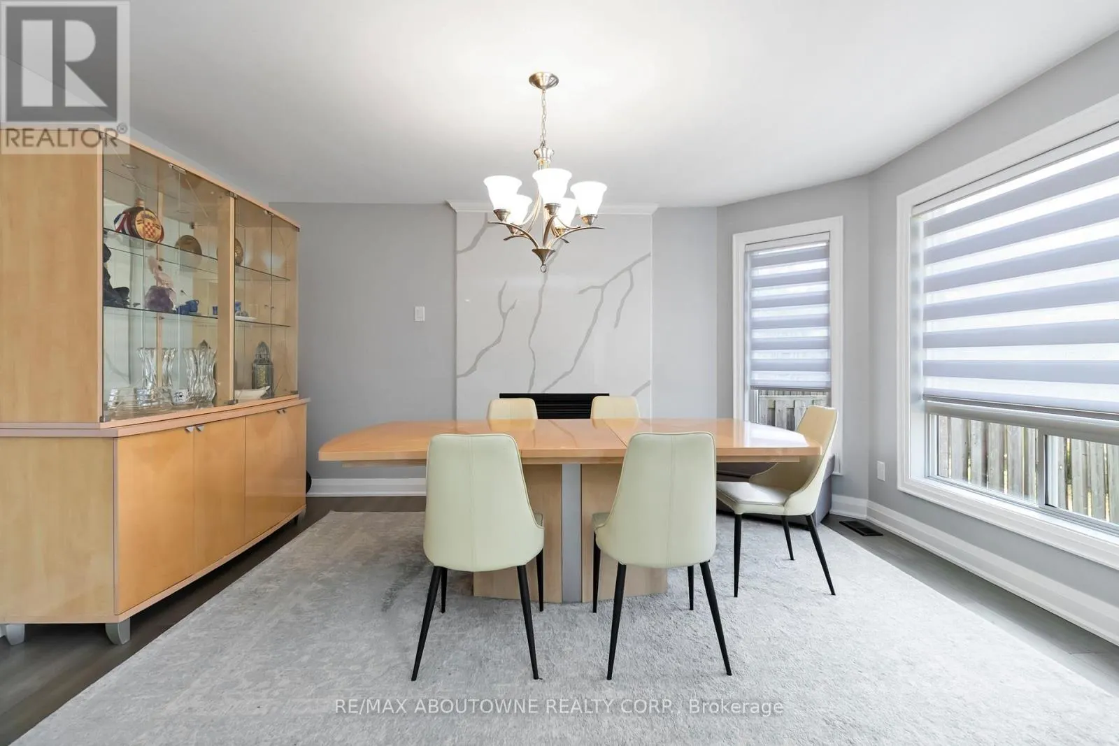 2286 DUNFOREST CRESCENT