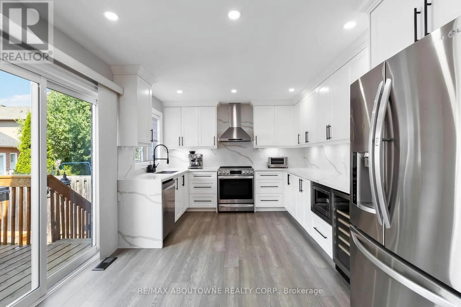 2286 DUNFOREST CRESCENT