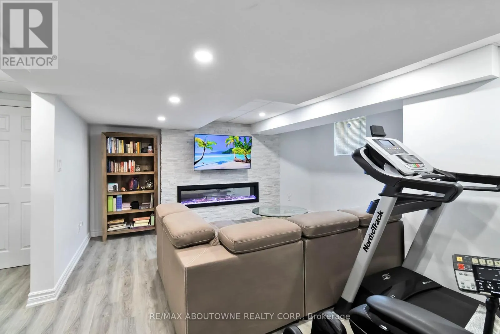 2286 DUNFOREST CRESCENT