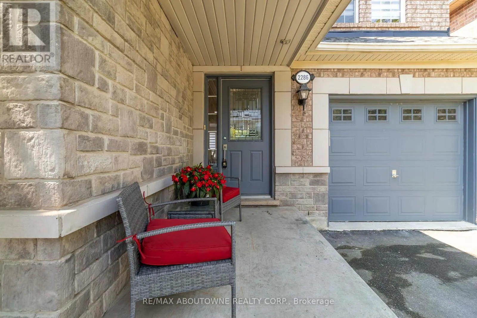 2286 DUNFOREST CRESCENT