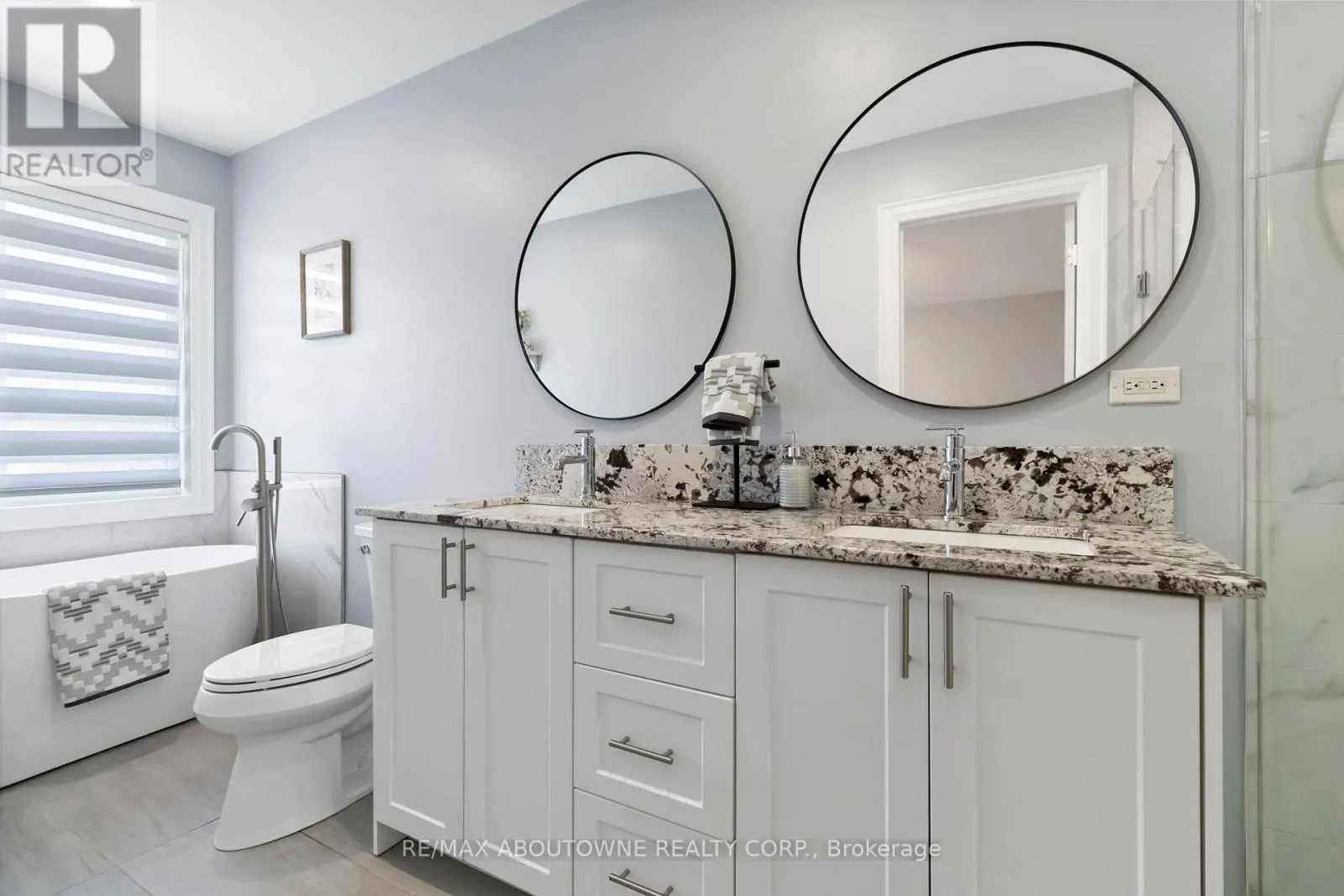 2286 DUNFOREST CRESCENT