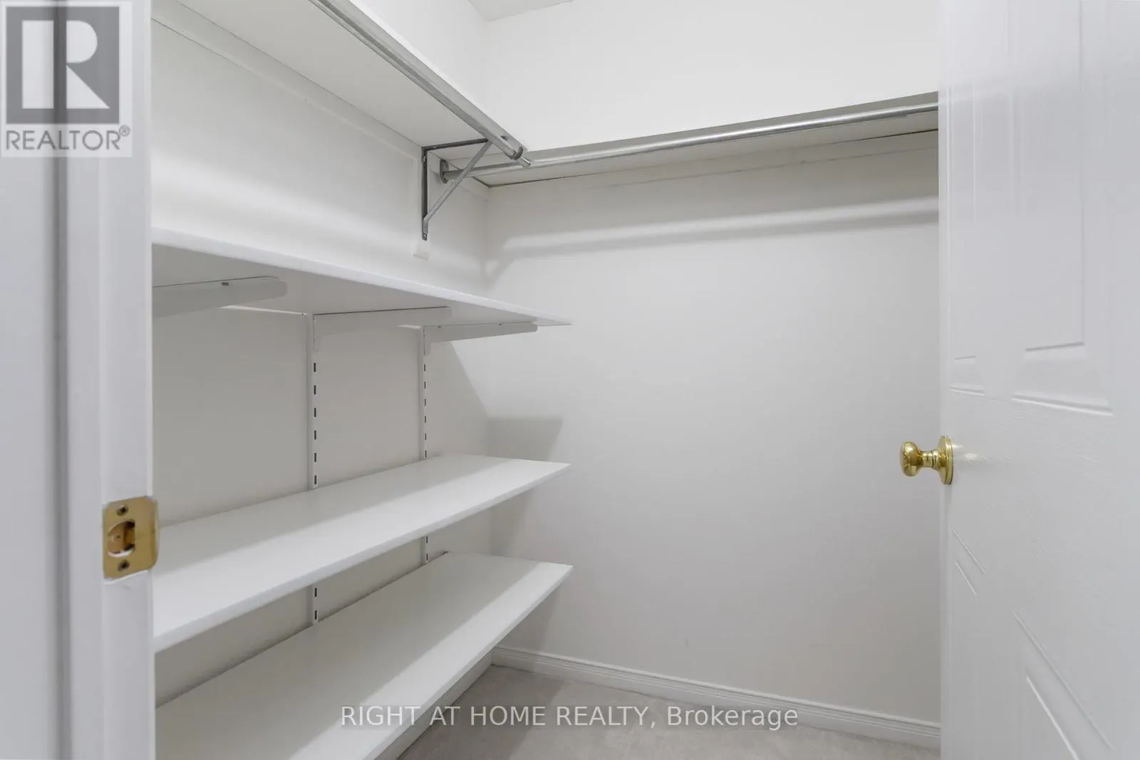 12 - 1520 REEVES GATE