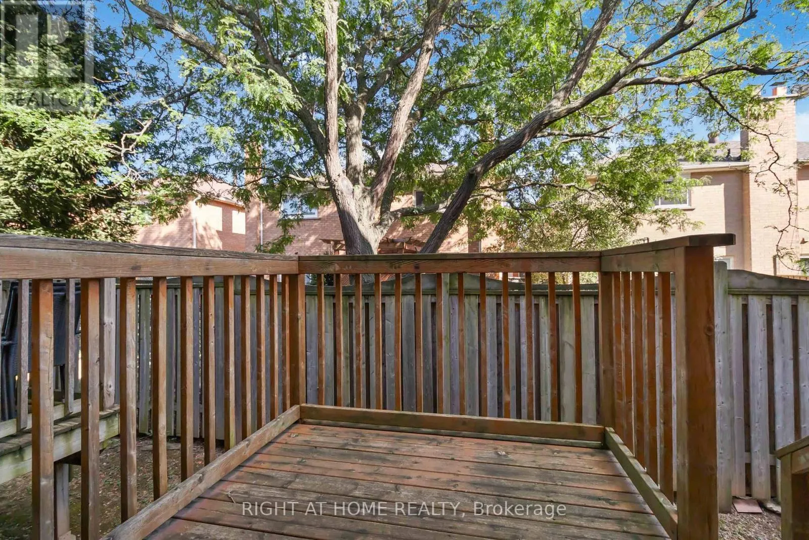 12 - 1520 REEVES GATE