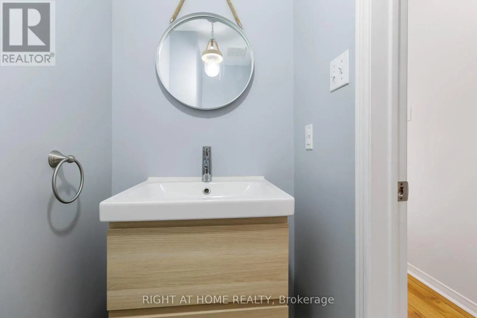 12 - 1520 REEVES GATE