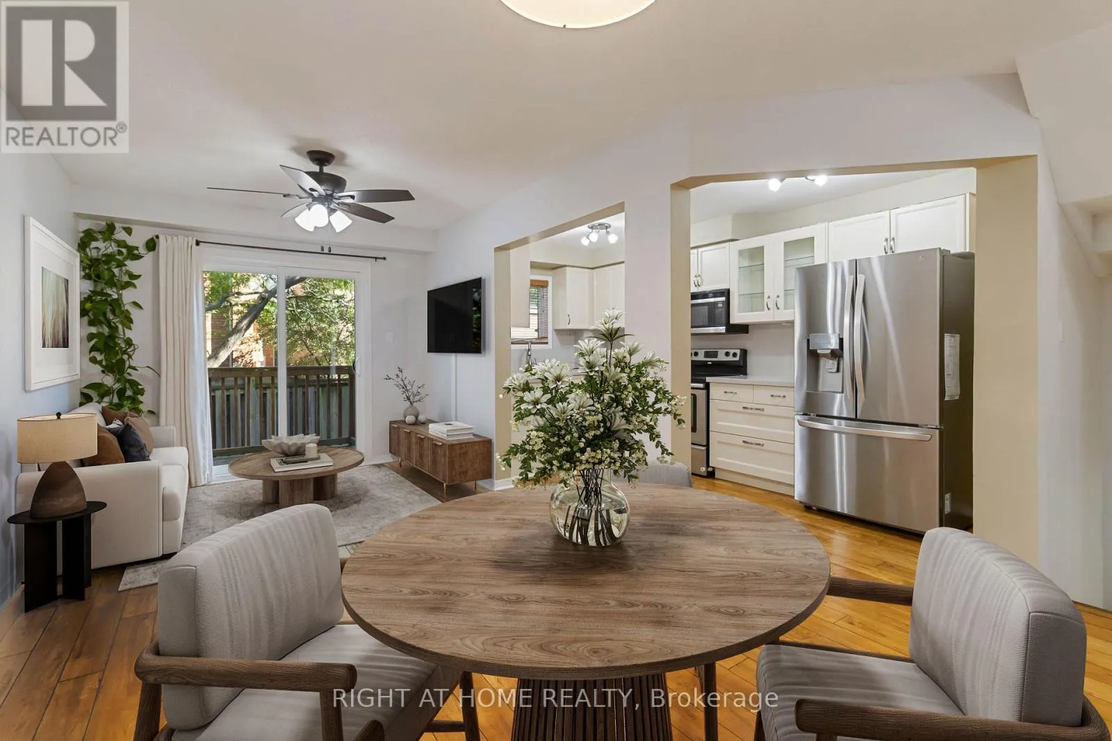 12 - 1520 REEVES GATE