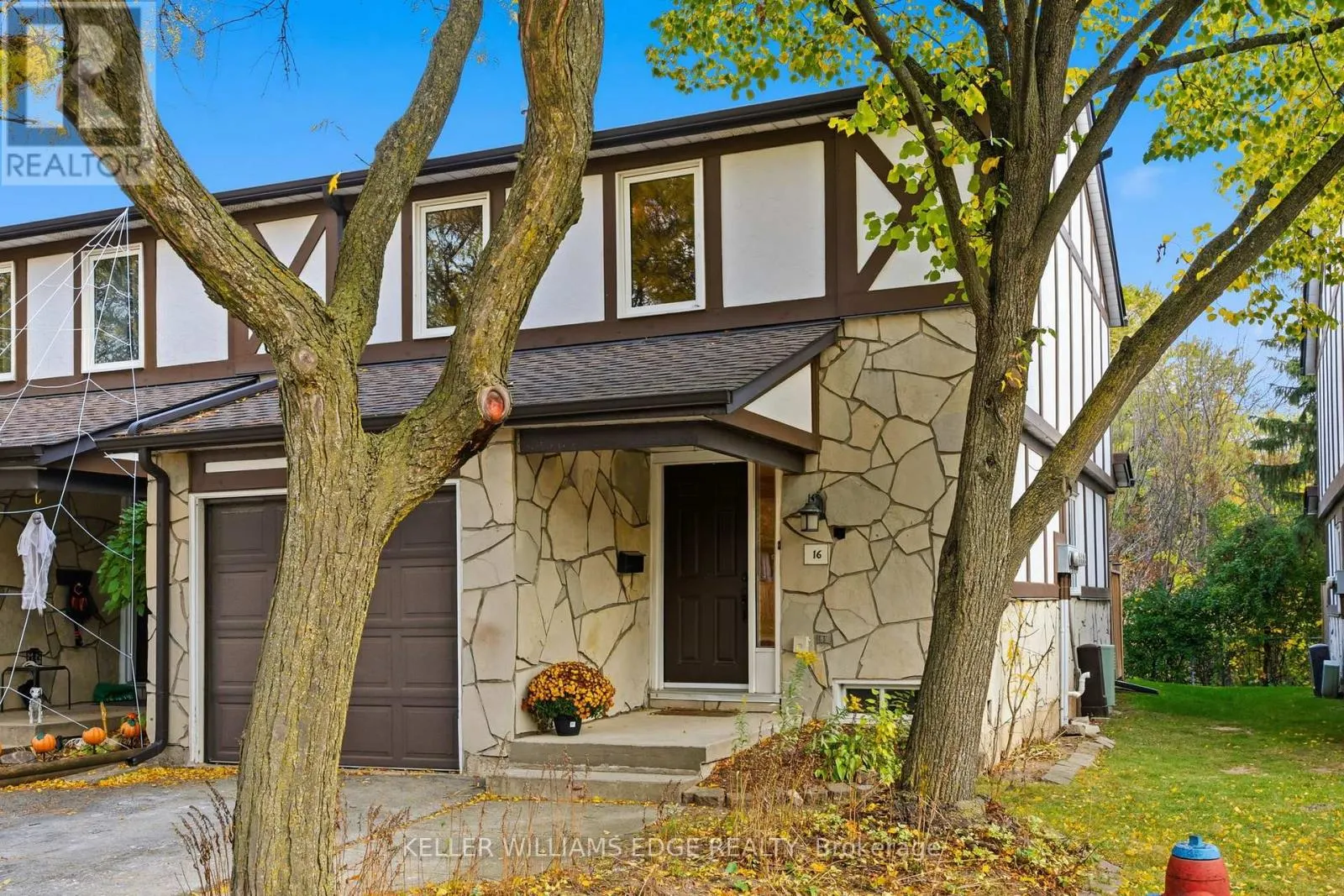 16 - 2200 GLENWOOD SCHOOL DRIVE