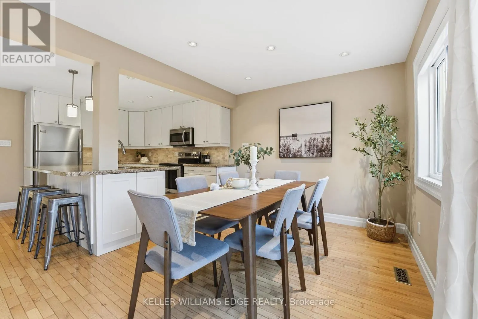 16 - 2200 GLENWOOD SCHOOL DRIVE