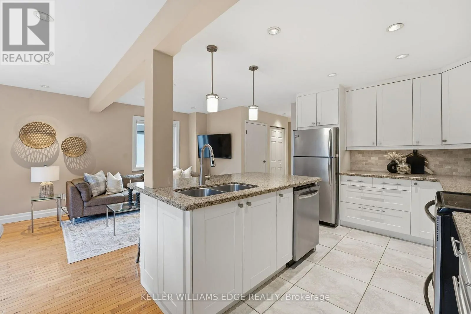 16 - 2200 GLENWOOD SCHOOL DRIVE