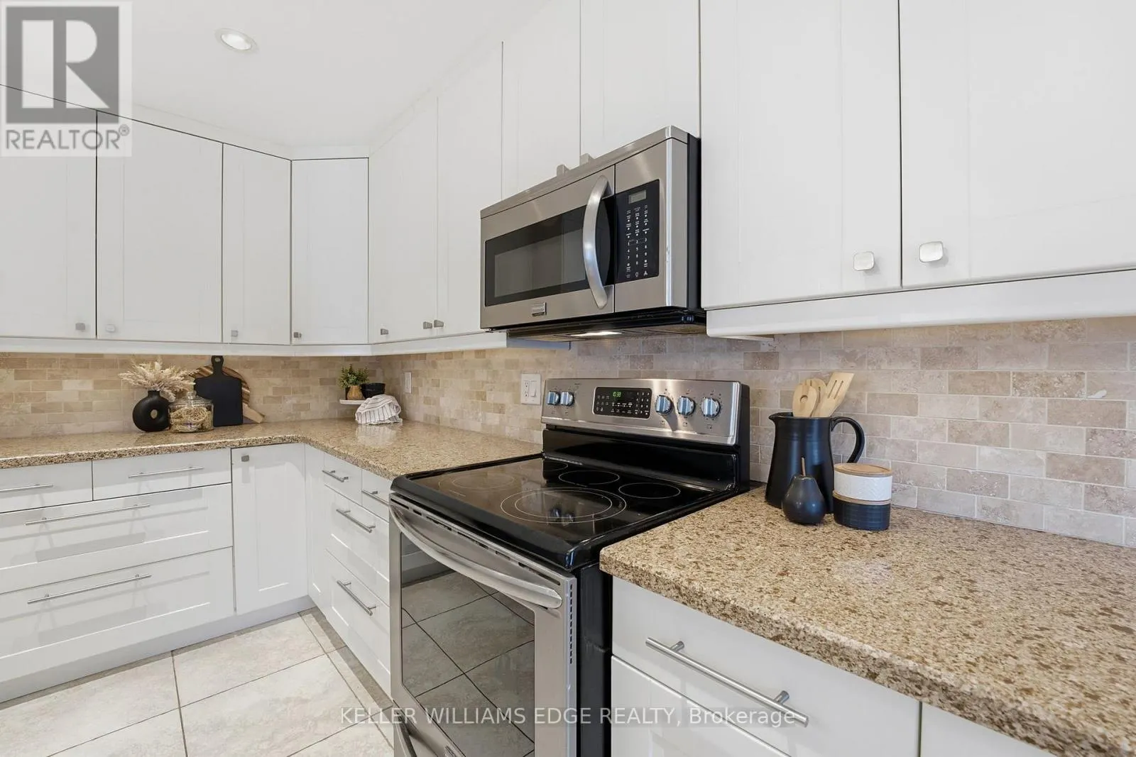 16 - 2200 GLENWOOD SCHOOL DRIVE