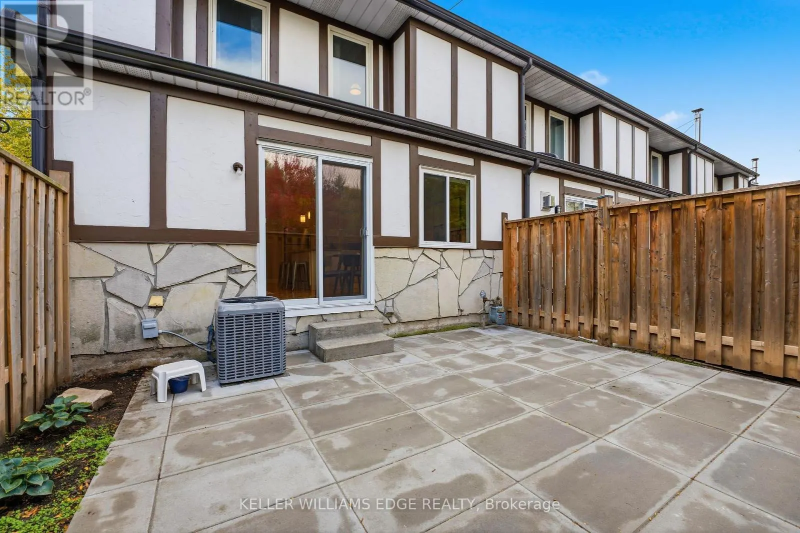 16 - 2200 GLENWOOD SCHOOL DRIVE